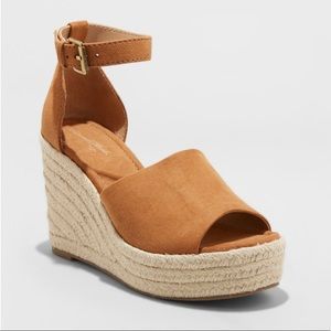 Universal Thread Wedges